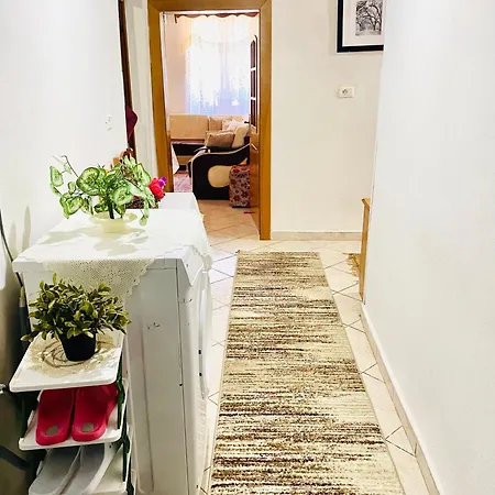 Hida Apartment Gjirokaster